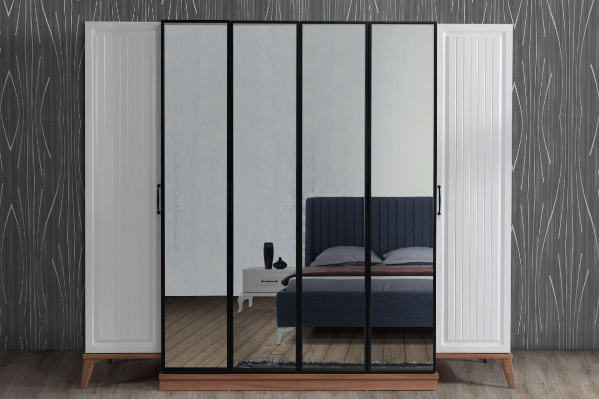 İpek Kleiderschrank